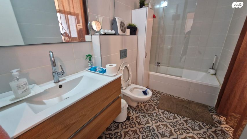 דירת גן, אהבת אדם 77, שרונה, כפר יונה