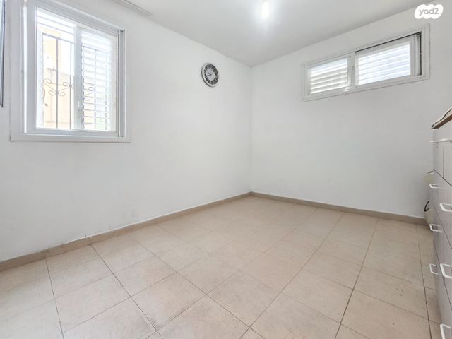 דירה, יוסף אהרונוביץ' 39, שיכון ותיקים, חולון