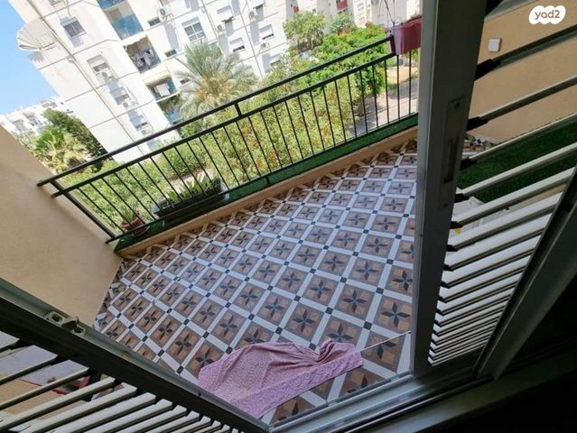 קרן היסוד 18