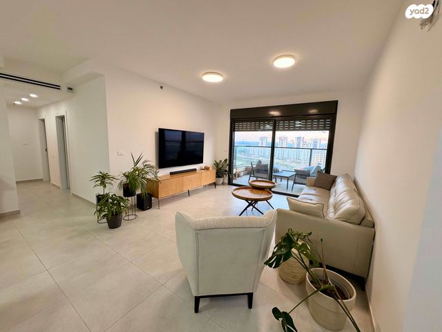 דירה, אריק אינשטיין 1, נאות אפק, אפקה, קרית ביאליק