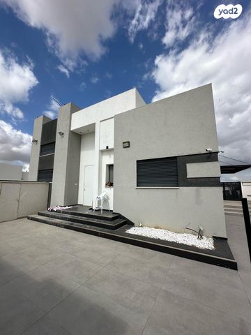 בית פרטי/ קוטג', חצרים 34, הפארק, אופקים