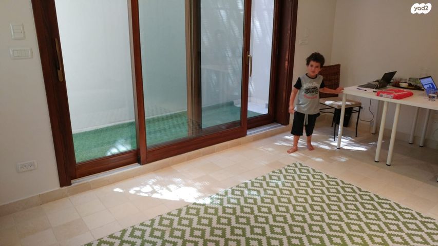 יחידת דיור, השקד 14, שדה ורבורג, שדה ורבורג