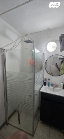 גיורא יוספטל 18