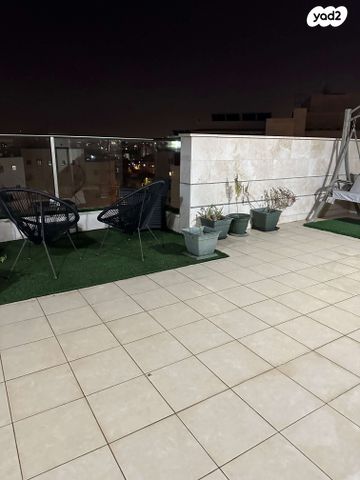 גג/ פנטהאוז, אהרון כצנלסון 3, נווה גן, פתח תקווה