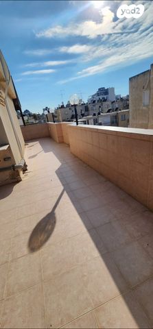 גג/ פנטהאוז, ליסין 14, נאות רחל, חולון