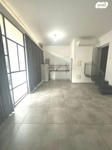 סטודיו/ לופט, רוחמה 15, צפון יפו, המושבה האמריקאית-גרמנית, תל אביב יפו