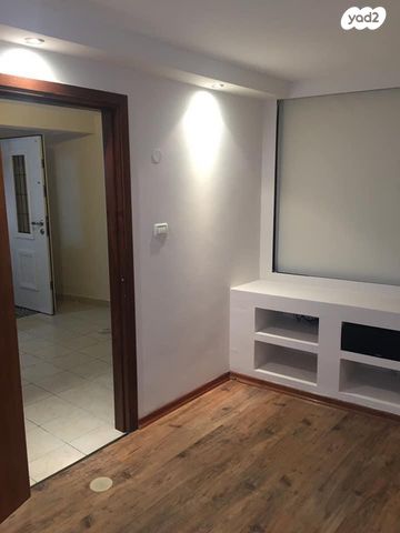 רבנו פוליטי 1