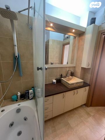 דירה, המרגנית 12, קרית אילון, חולון