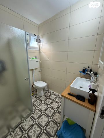 יחידת דיור, משה שרת 18, שאר העיר, קרית עקרון