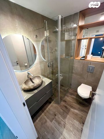 דירה, דרך מנחם בגין 144, מונטיפיורי, הרכבת, תל אביב יפו