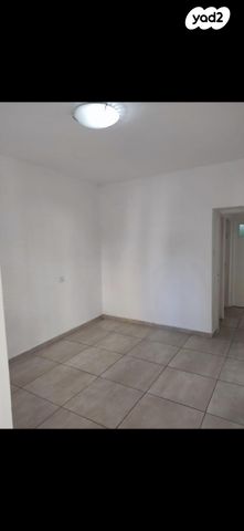 דירה, יוספטל 85, לב העיר, בת ים