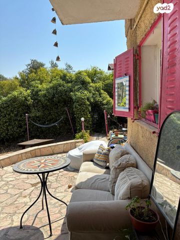 דירת גן, אלה 14, אורה, אורה