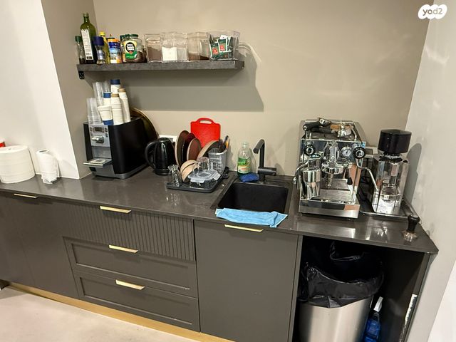 משרדים, הארבעה 28, גני שרונה, קרית הממשלה, תל אביב יפו