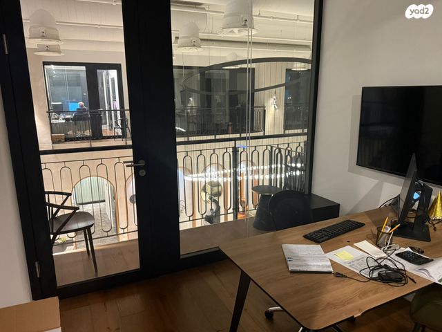 משרדים, הארבעה 28, גני שרונה, קרית הממשלה, תל אביב יפו