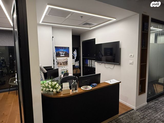 משרדים, הארבעה 28, גני שרונה, קרית הממשלה, תל אביב יפו