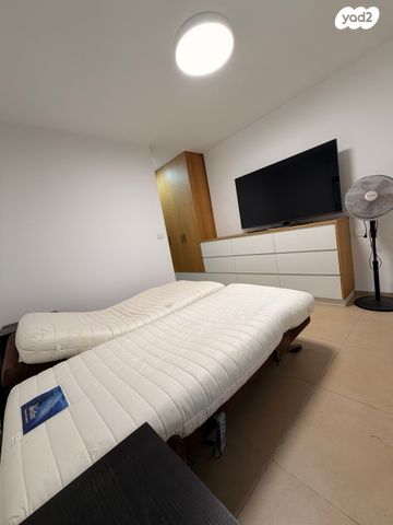 דירה, החרוב, טירת כרמל