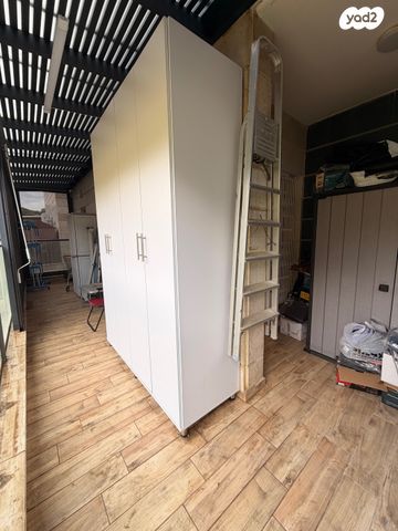 דירה, החרוב, טירת כרמל