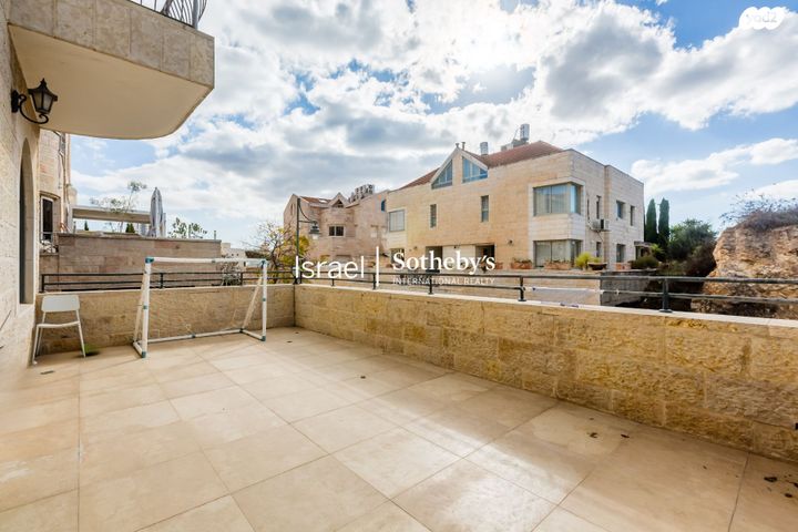 דו משפחתי, רמת דניה, ירושלים