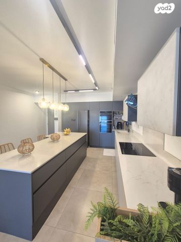 דירה, גאולה כהן, נוף השרון, נתניה