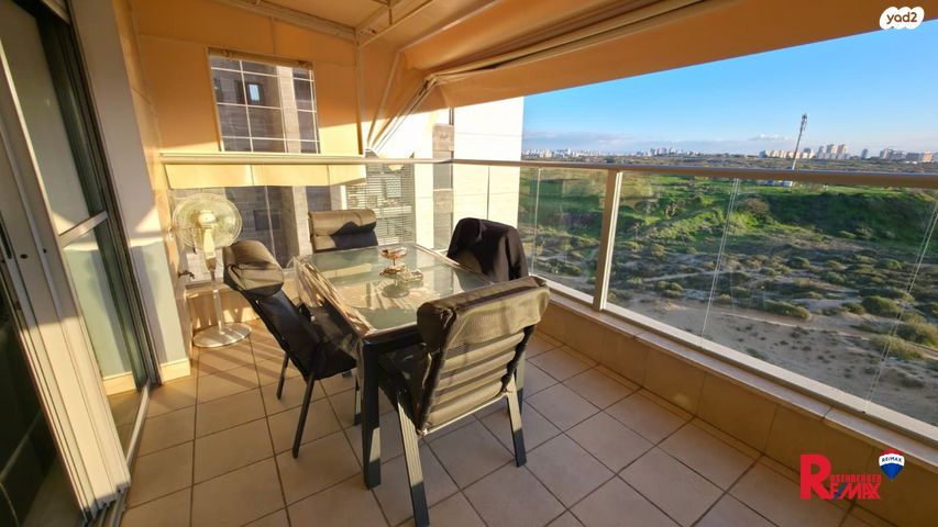 דירה, הדס 22, קרית אילון, חולון