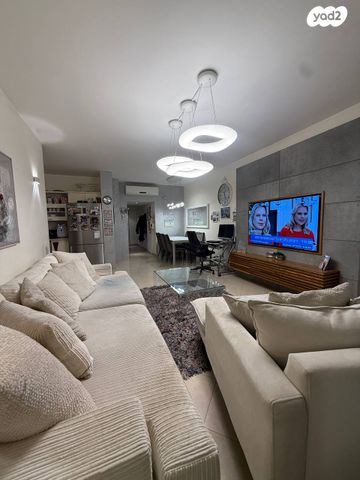 דירה, קיבוץ גלויות 18, רסקו ב', חולון