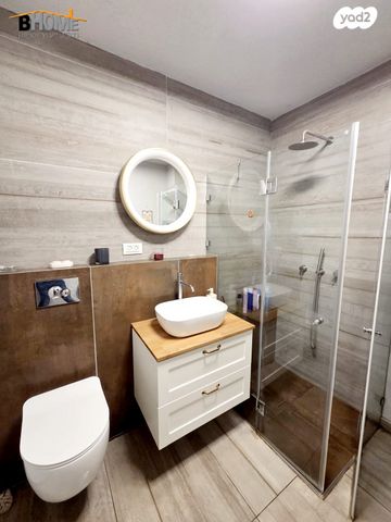 דו משפחתי, צורן, קדימה צורן