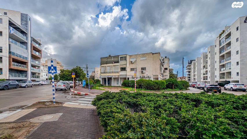 דירה, א.ד. גורדון 10, מוצקין הותיקה, קרית מוצקין