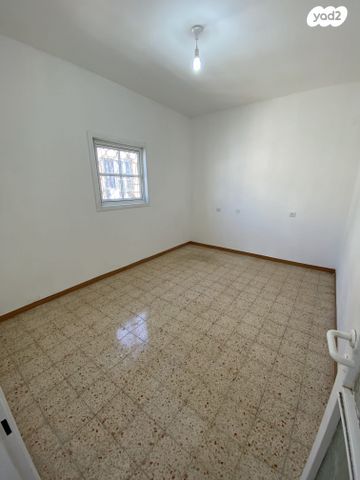 גג/ פנטהאוז, בר יהודה 39, דרום מערב ותיק, בת ים