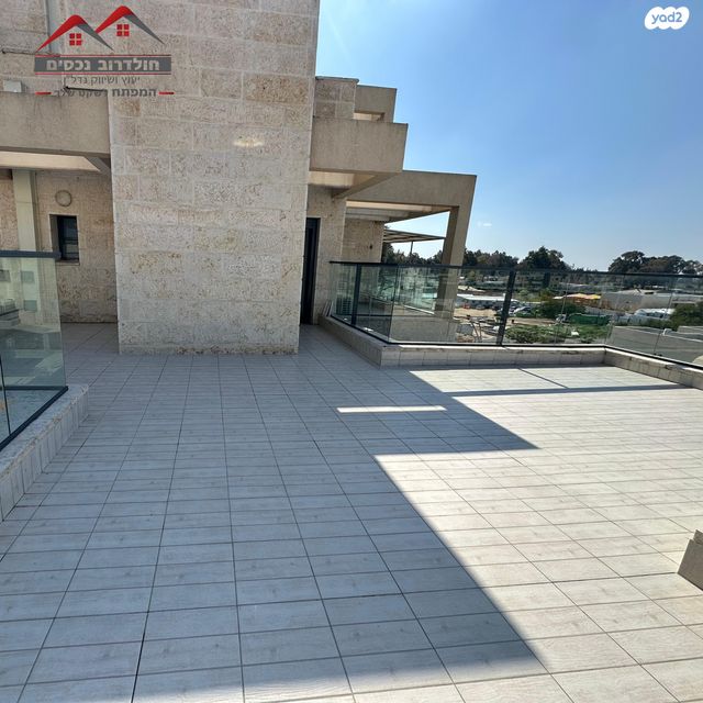 דופלקס, שמעון פרס 11, המחנה הצבאי, קרית מלאכי