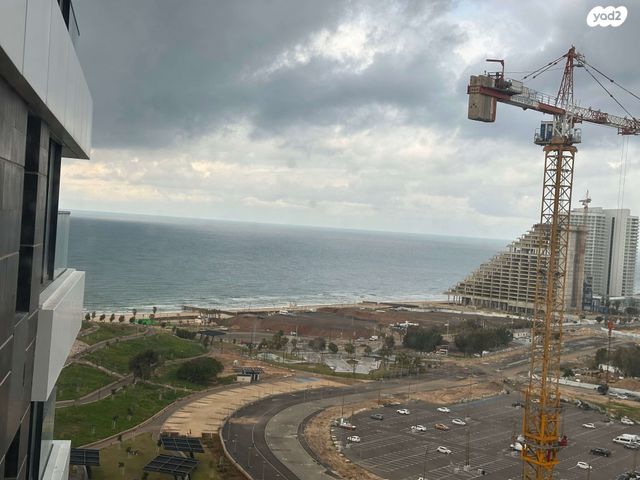 דירה, יהורם גאון, דרום חדש, פארק הים, בת ים