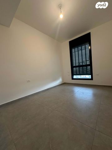 דירה, יהורם גאון, דרום חדש, פארק הים, בת ים