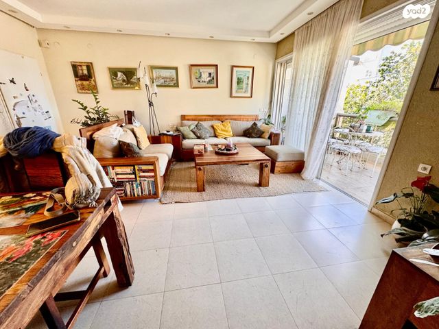 דירה, רעננה