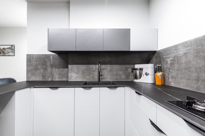 דירה, עונות השנה 6, וואלי, העמק, נס ציונה