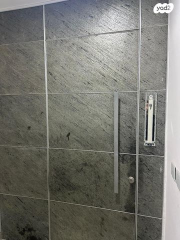 גג/ פנטהאוז, הרימון 51, הפרחים, קרית גת