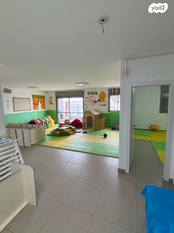 דירה, אליהו הנביא, פסגות אפק, ראש העין