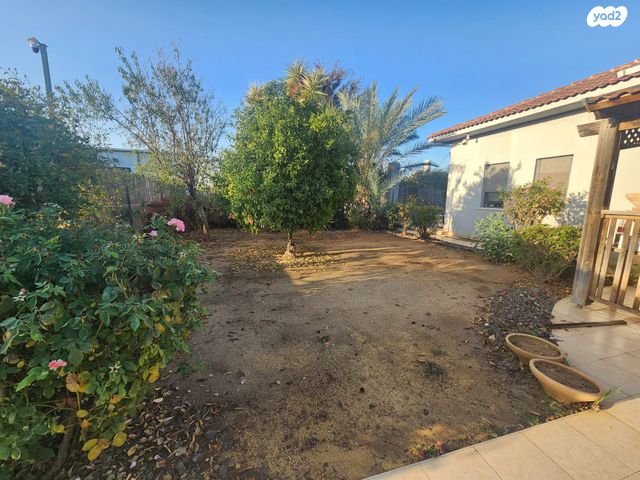 משק חקלאי/ נחלה, השקד, שדה צבי, שדה צבי