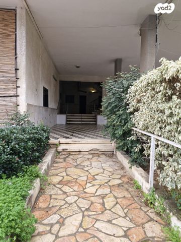 דירה, המלכים 12, ד' / מערב מרכז העיר, רחובות