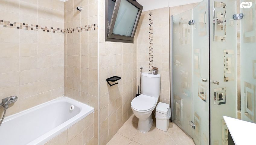 דירה, א.ד. גורדון 10, מוצקין הותיקה, קרית מוצקין