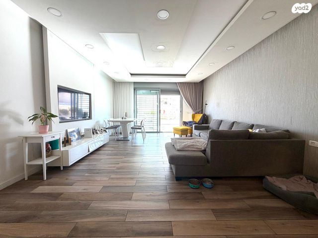 דירת גן, מאיר וייס, פסגת זאב, ירושלים