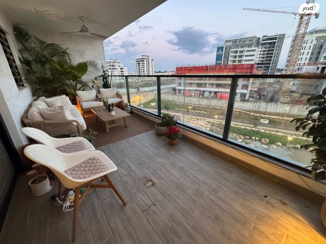 דירה, אור ים, אור עקיבא