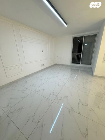 דירה, מלכי ישראל, דימונה