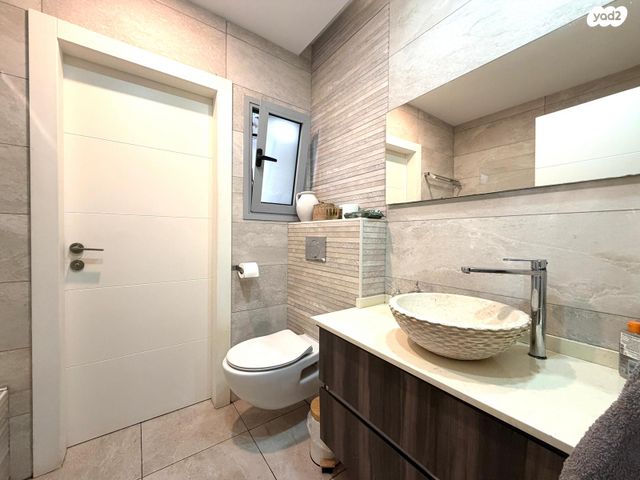 דירת גן, מאיר וייס, פסגת זאב, ירושלים