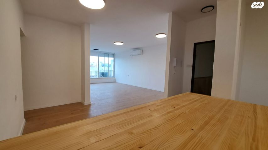 דירה, רמב"ם, ראשון לציון