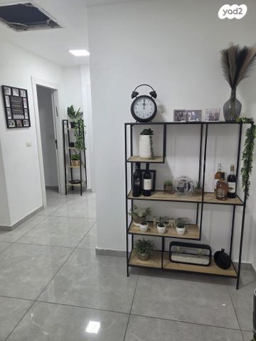 דירת גן, קרית ים