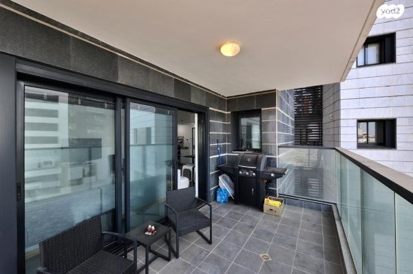 דירה, אריק איינשטיין, דרום חדש, פארק הים, בת ים