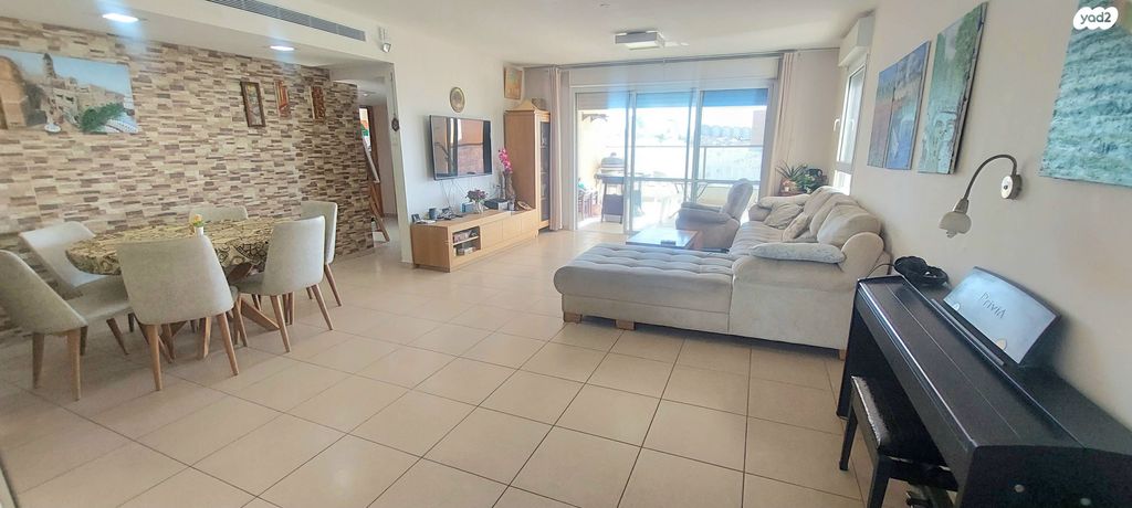 דירה, ככר חטיבת הראל 18, המגינים, מודיעין מכבים רעות