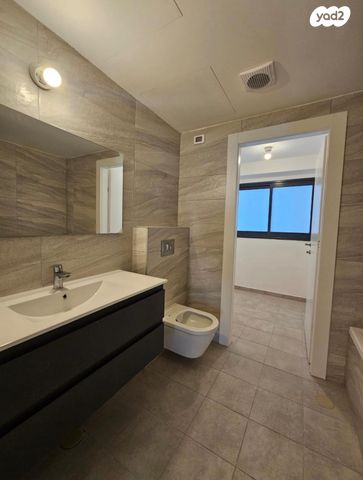 דירה, הרב הרצוג 8, צפון מערב מרכז העיר, נתניה