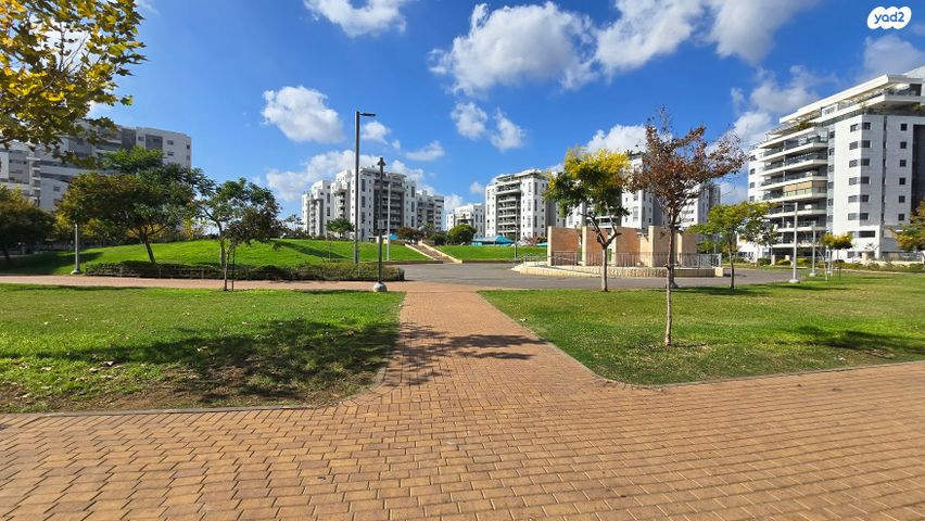 דירה, אהבת אדם, שרונה, כפר יונה