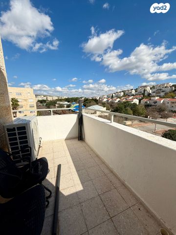 דירה, הפרחים, מודיעין מכבים רעות