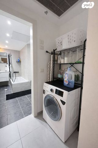 דירה, מעפילי אגוז, נווה חן, תל אביב יפו